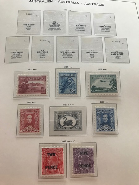 AUSTRALIEN Ostämplad/Postfrisk samling 1913 - 2005 i Schubek (fickor för märkena)