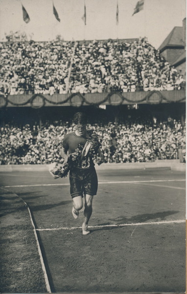 OS 1912 Målgång för segraren i maraton Mac Arthur