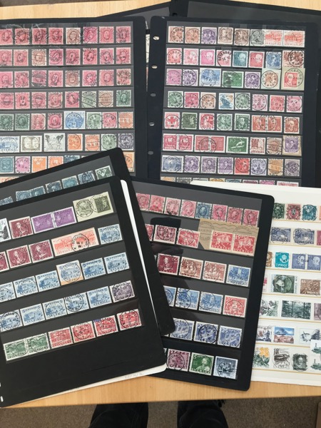 PARTI  Ortsstämplar på visir och i liten insticksbok, totalt ca 550 stämplar