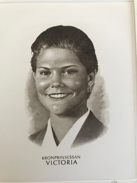 STÅLGRAVYR Kronprinsessan Victoria, av Czeslaw Slania, numrerad 976/1200, (1995).