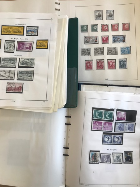 SVERIGE. Fyndlåda med bl.a. stämplad samling 1856 - 1986 i tre album 