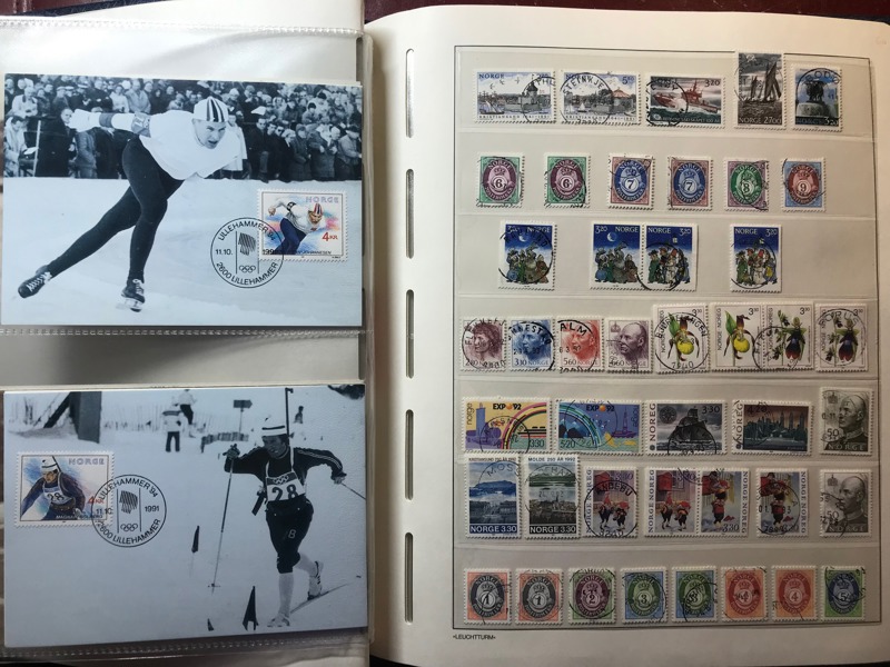 NORGE. Leuchtturm-album med kassett och plastblad med neutrala blad plus insticksbok med stämplade märken