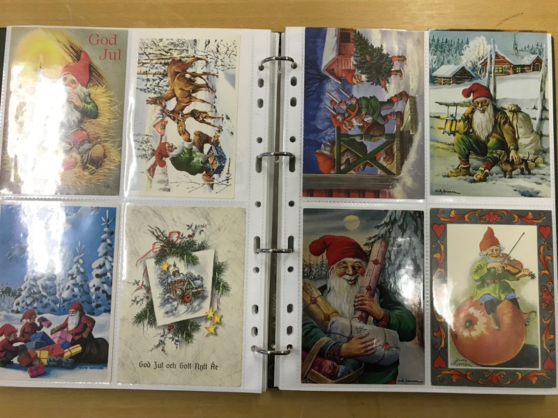 SVERIGE. Album med moderna tecknade kort i stora formatet, ca 80 st