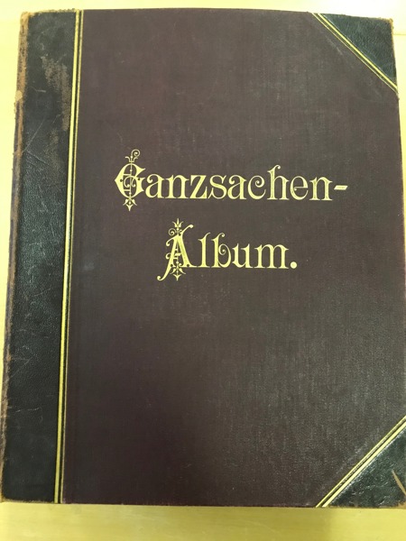 SVERIGE. (Mycket) tjockt äldre insticksalbum för vykort i välbevarat skick.
