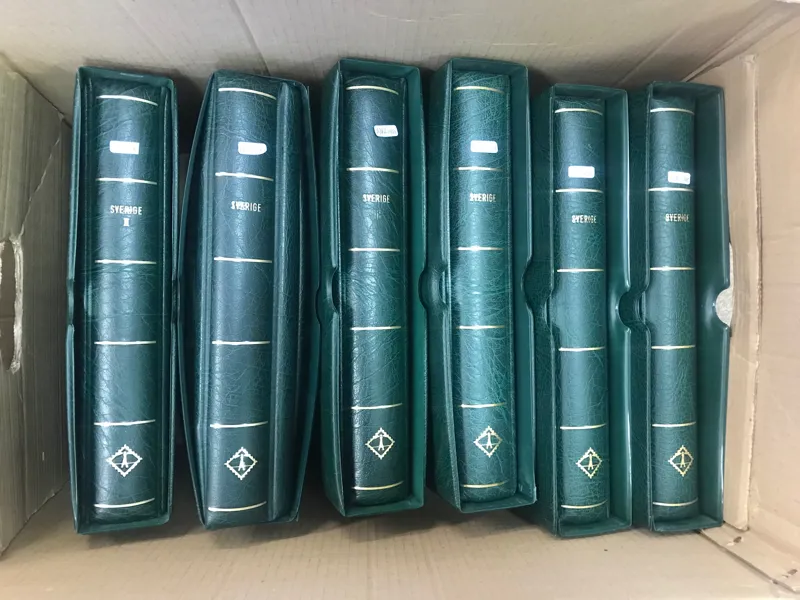 SVERIGE 1960 -2010 Omfattande postfrisk samling i sex st Leuchttrum-album med fickor och kassetter 
