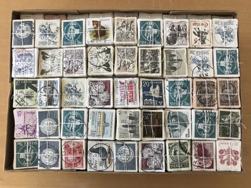 Osålda objekt. Två partier med buntar Storformat 1941 och framåt. Tidigare utrop 400 kr
