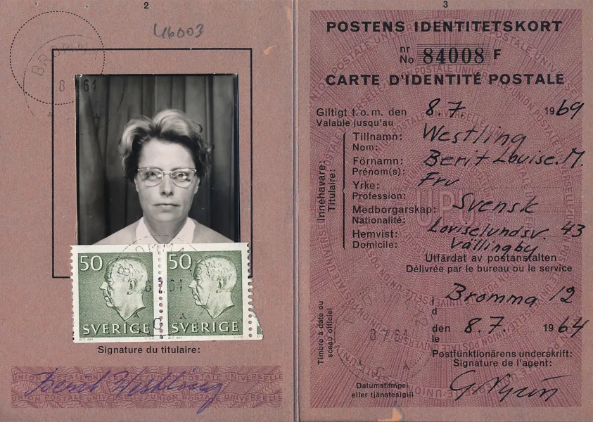 POSTENS IDENTITETSKORT avgiften betald med Gustaf VI Adolf typ III 2x 50 öre olivgrön 1964