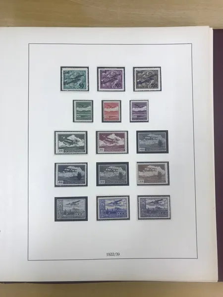 TJECKOSLOVAKIEN Ostämplad/Postfrisk samling 1922 - 1982 i sex Lindneralbum